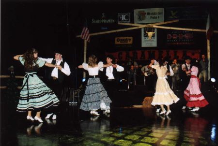 Caramella zve na Kankánový country bál