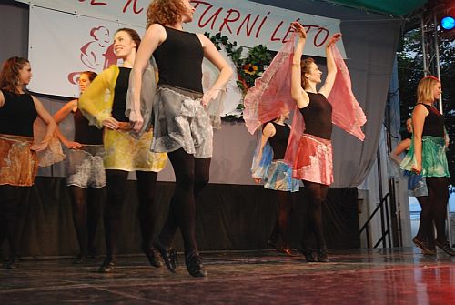 KURZ IRSKÉHO TANCE PRO ZAČÁTEČNÍKY A MÍRNĚ POKROČILÉ V BRNĚ