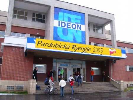 PR2006: zahájení festivalu se skupinou FLERET